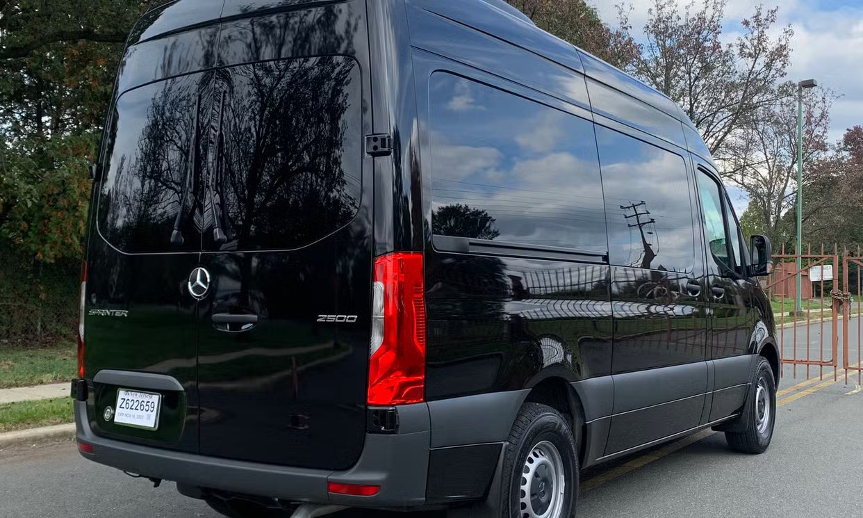 Mercedes-Benz Sprinter 12 Passenger 2023