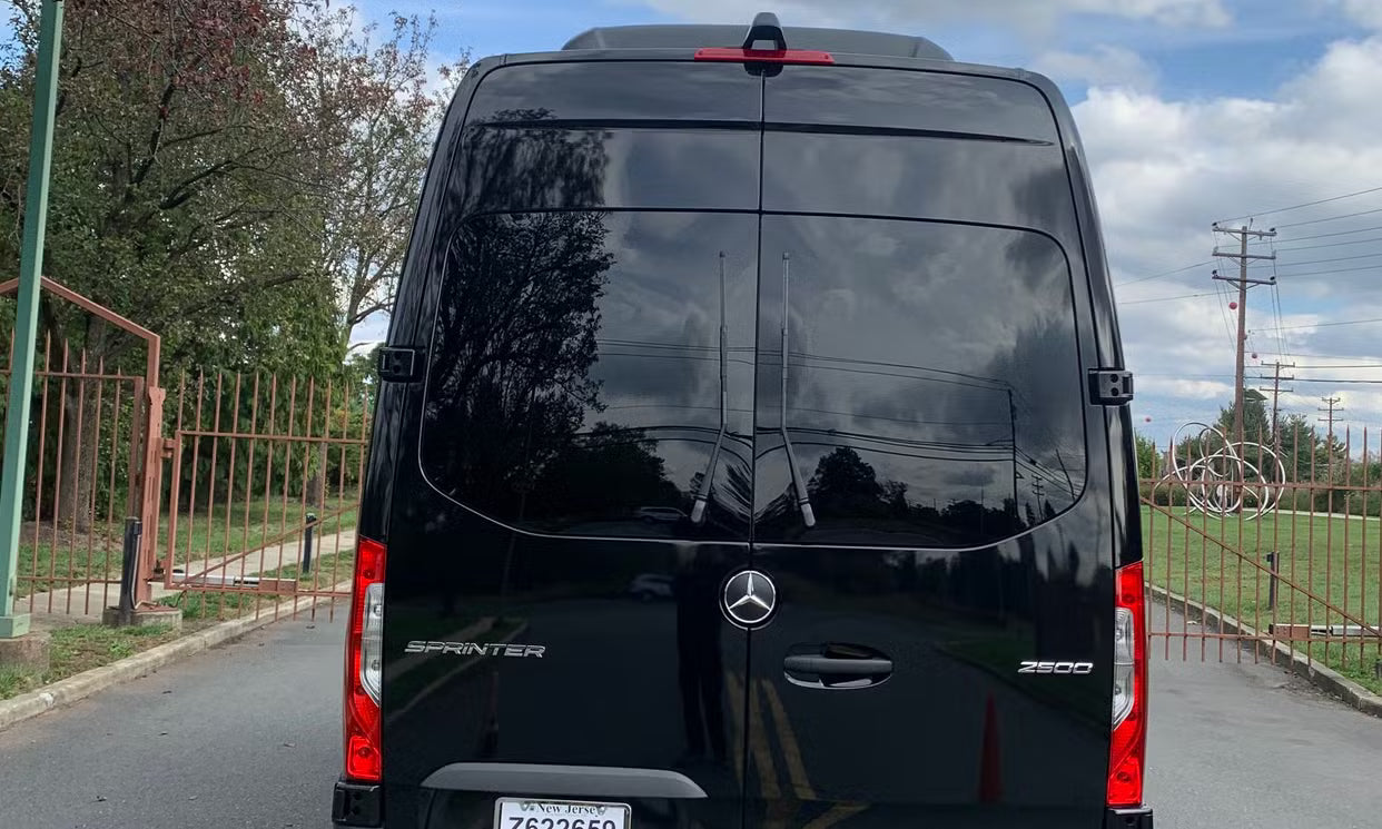 Mercedes-Benz Sprinter 12 Passenger 2023