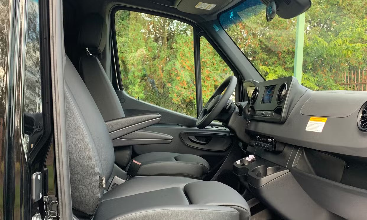 Mercedes-Benz Sprinter 12 Passenger 2023