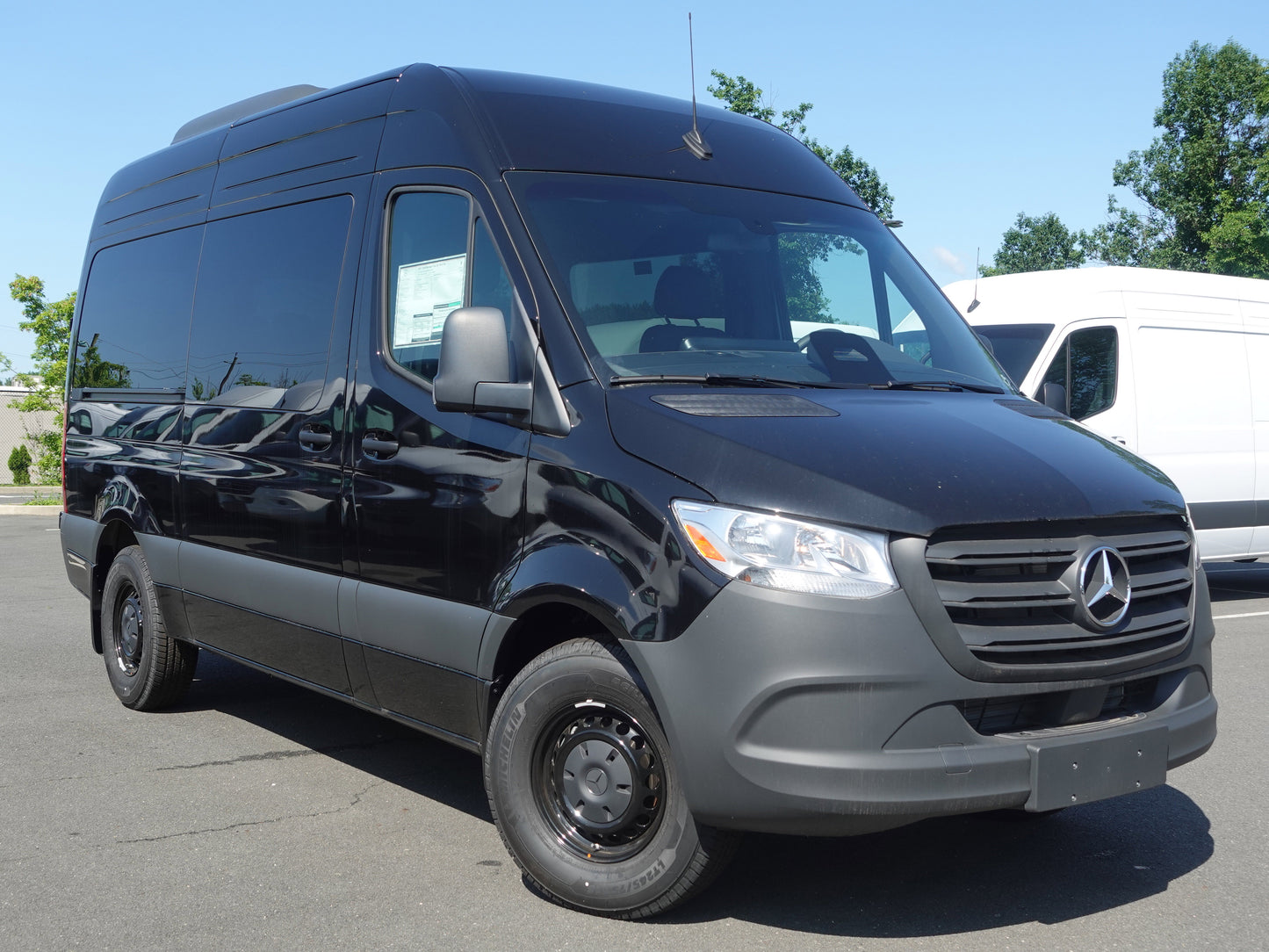 Mercedes-Benz Sprinter 15 Passenger 2025