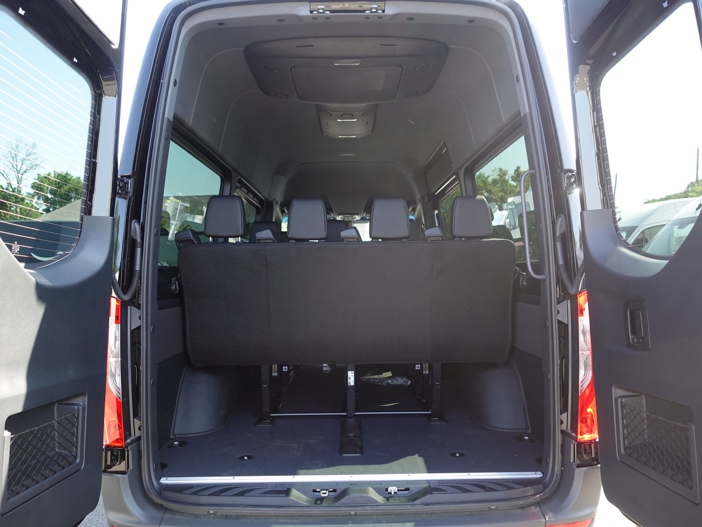 Mercedes-Benz Sprinter 15 Passenger 2025