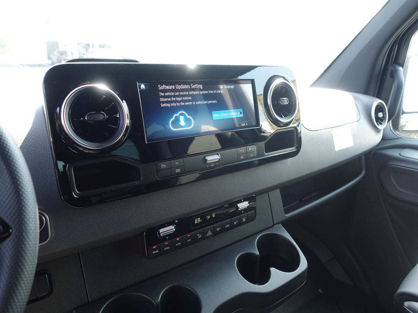 Mercedes-Benz Sprinter 15 Passenger 2025